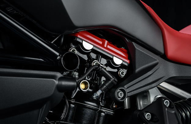 imagen 7 de xDiavel Nera Edition, una moto de colección de Ducati y Poltrona Frau.