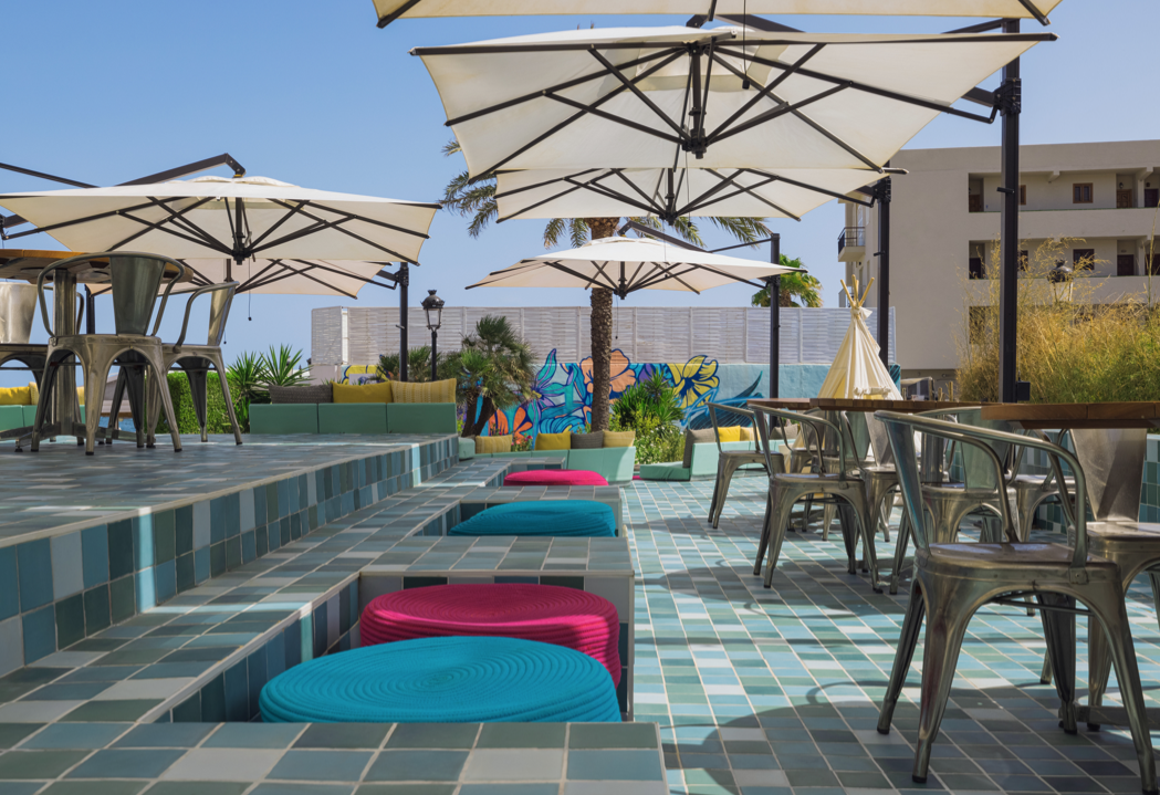 imagen 23 de El hotel W Ibiza reabre en abril ¿qué mejor excusa para escaparse a esta isla Pitiusa?