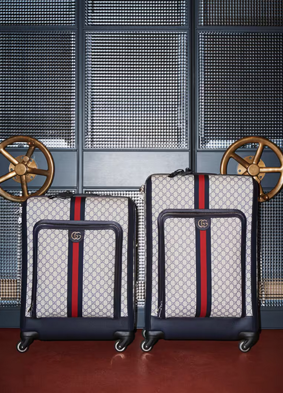 imagen 2 de Harry Dickinson y las maletas de Alessandro Michele para Gucci.