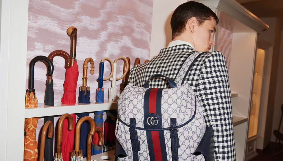imagen 5 de Harry Dickinson y las maletas de Alessandro Michele para Gucci.