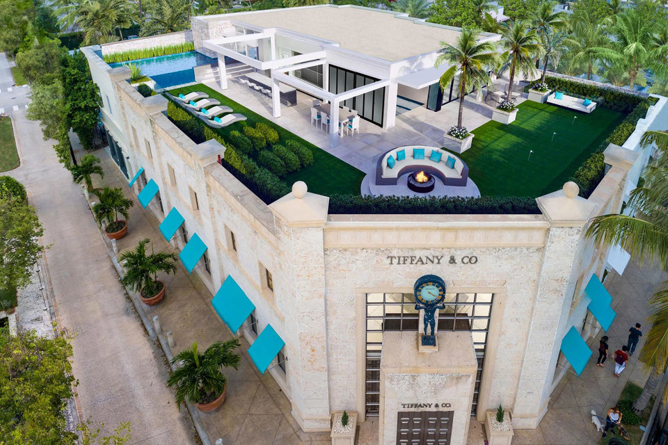 imagen 1 de ¿Te imaginas como sería vivir en Palm Beach, junto a la playa y sobre una tienda de Tiffany & Co?
