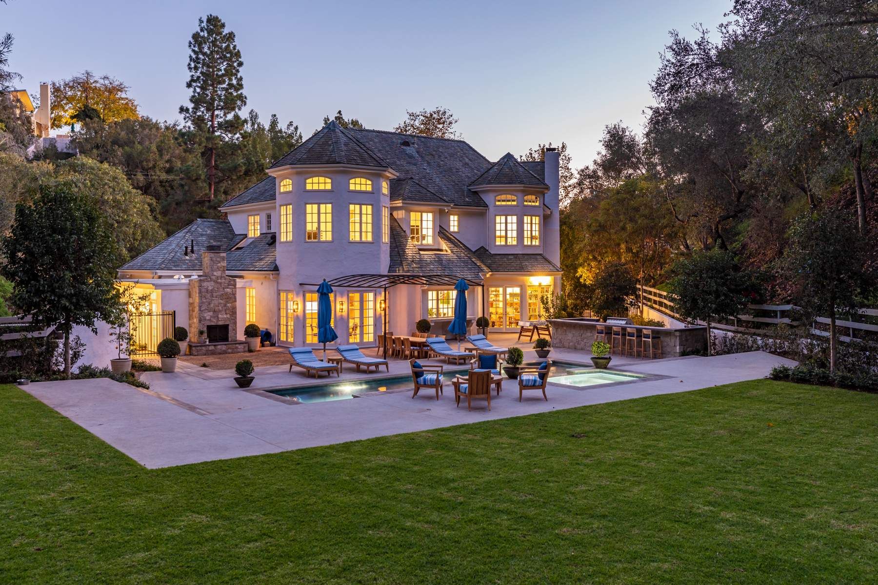 imagen 3 de Reese Witherspoon vende su casa por 25 millones de dólares…