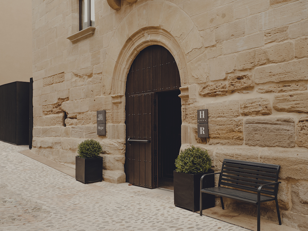 imagen 1 de Santa María Briones, un hotel boutique para perderse (y encontrarse) en La Rioja y sus bodegas.