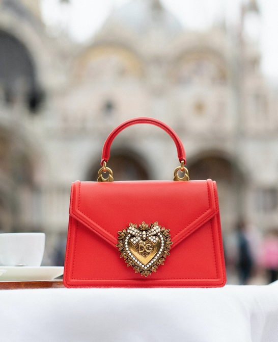 imagen 7 de Sharon Stone presenta el Devotion Bag de Dolce & Gabbana.