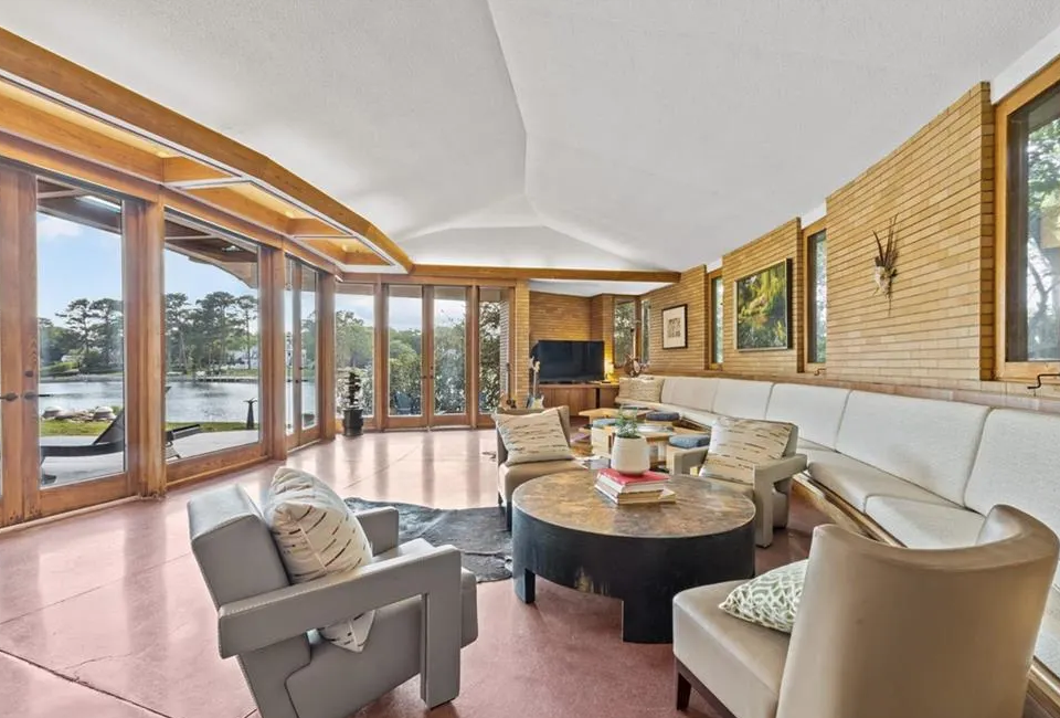 imagen 8 de Cooke House: a la venta una casa diseñada por Frank Lloyd Wright en Virginia Beach.