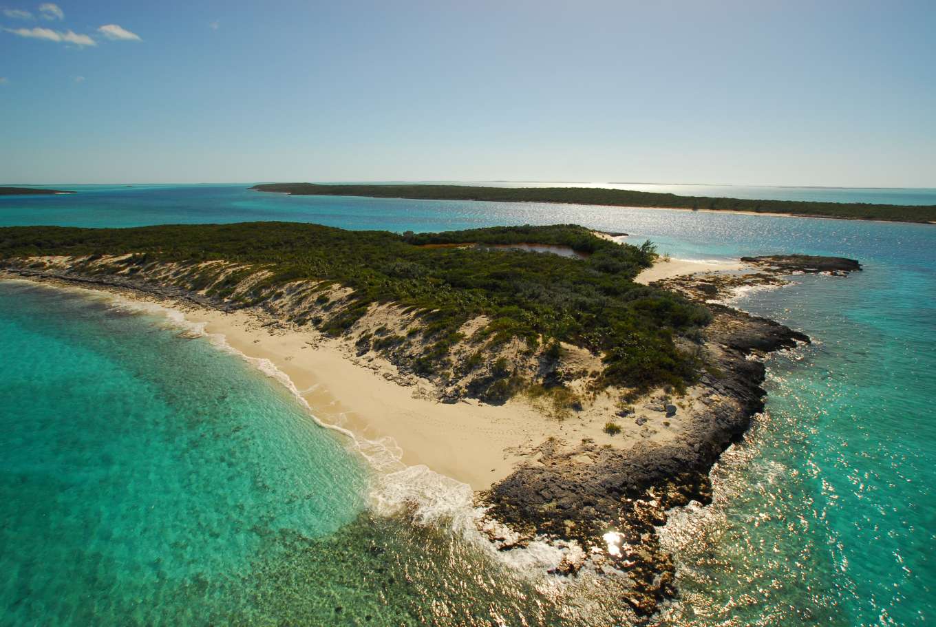 imagen 1 de Nicolas Cage vende su isla privada en Las Bahamas.