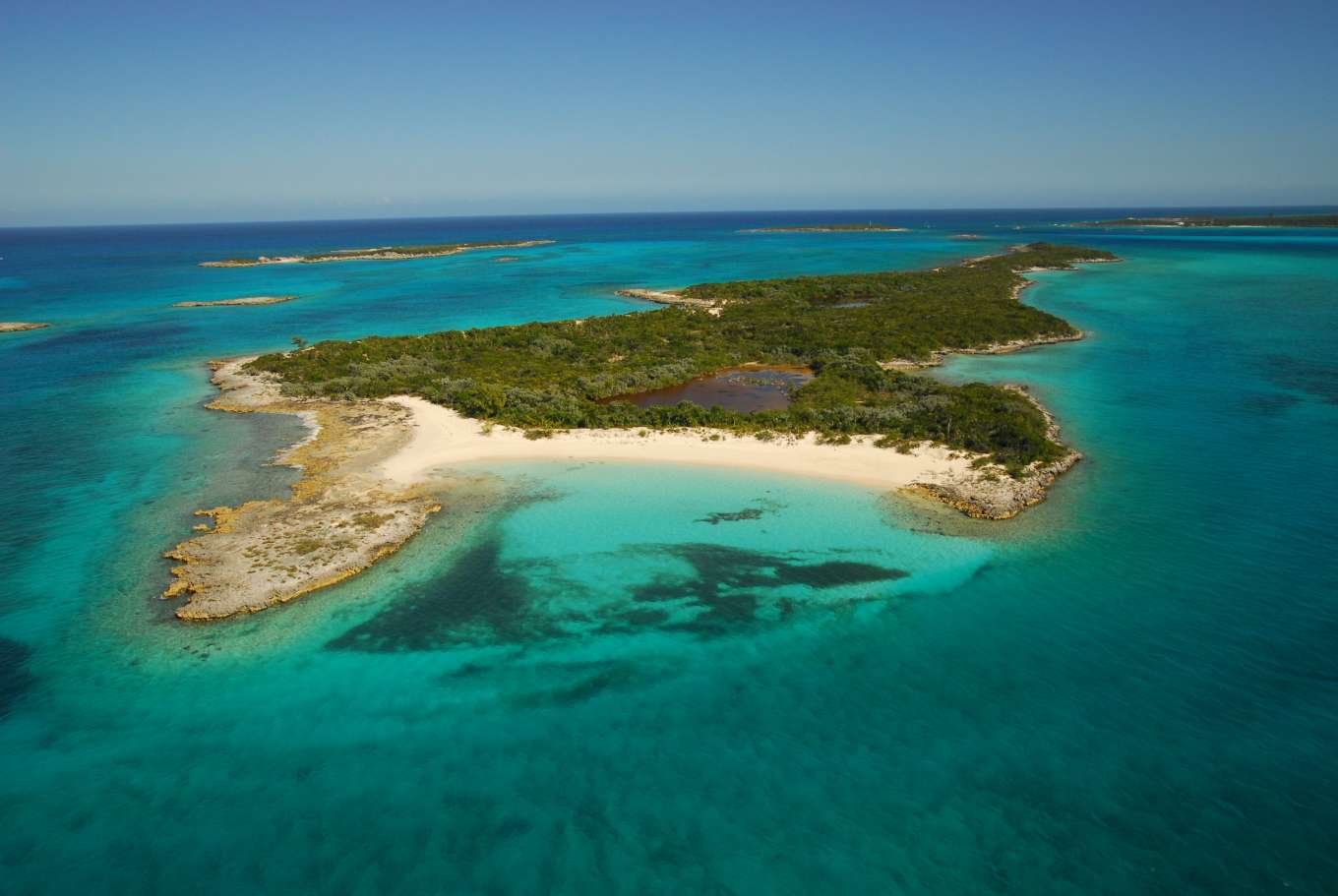 imagen 4 de Nicolas Cage vende su isla privada en Las Bahamas.
