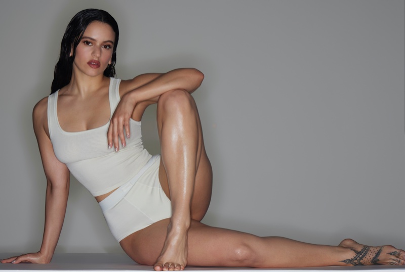 imagen 8 de SKIMS: Rosalía al más puro estilo Kardashian.