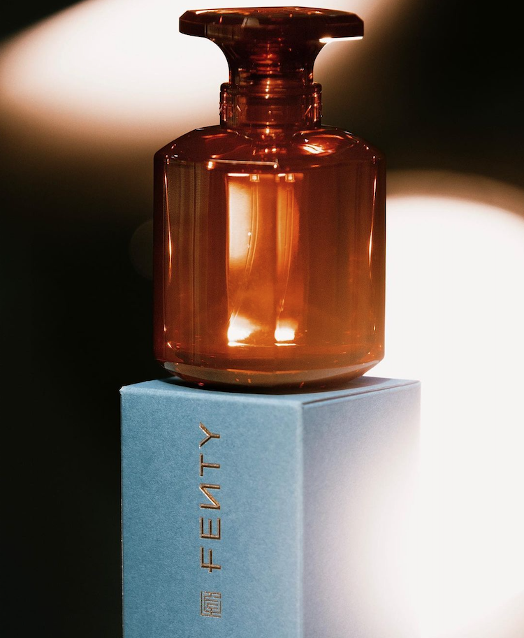 imagen 1 de Vuelve Fenty Eau the Parfum.