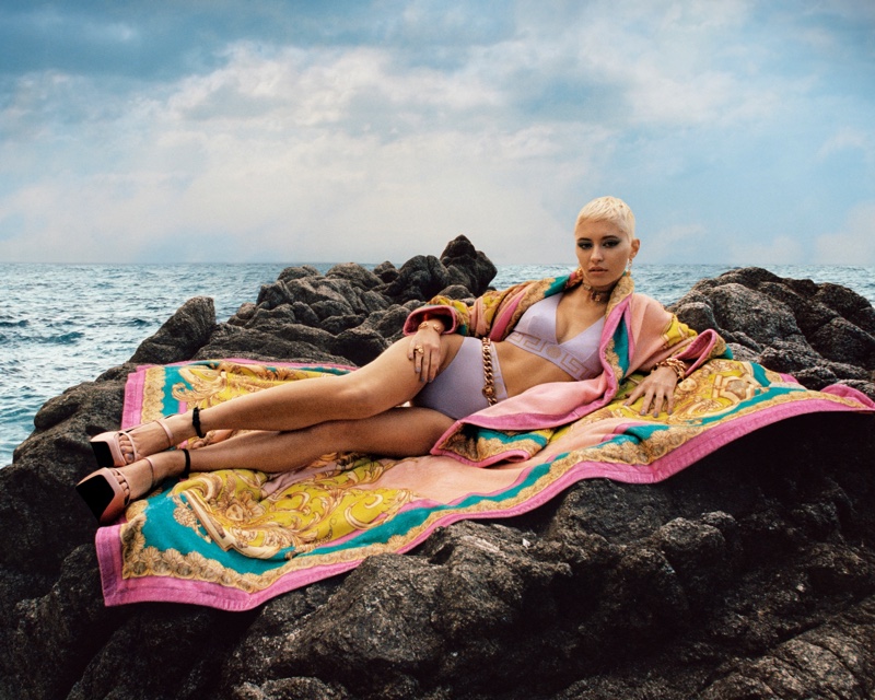 imagen 1 de Bikini o bañador. Pero que sea Versace La Vacanza.