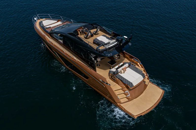 imagen 2 de ¿Te comprarías un yate en color bronce? Antes de responder descubre el Sunseeker 65 Sport Yacht en ese color…