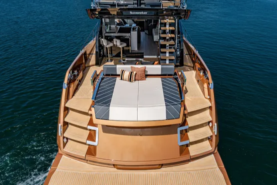 imagen 4 de ¿Te comprarías un yate en color bronce? Antes de responder descubre el Sunseeker 65 Sport Yacht en ese color…