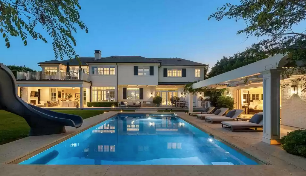 imagen 8 de Ben Affleck vende su casa en Pacific Palisades.
