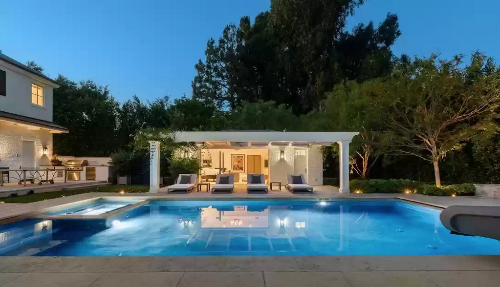 imagen 9 de Ben Affleck vende su casa en Pacific Palisades.
