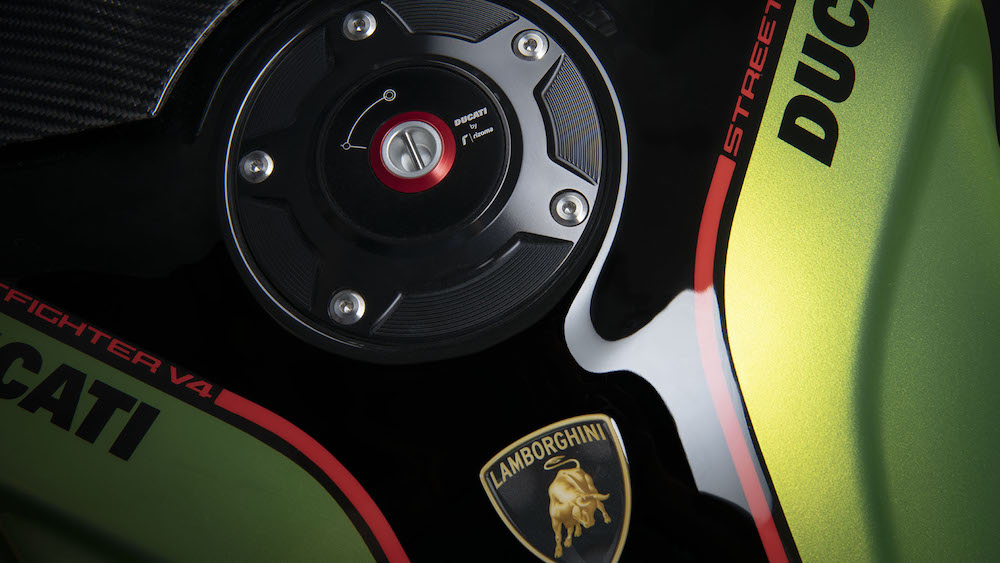 imagen 7 de La Ducati Streetfighter V4 Lamborghini se inspira en el Huracán STO Super Sports Car.