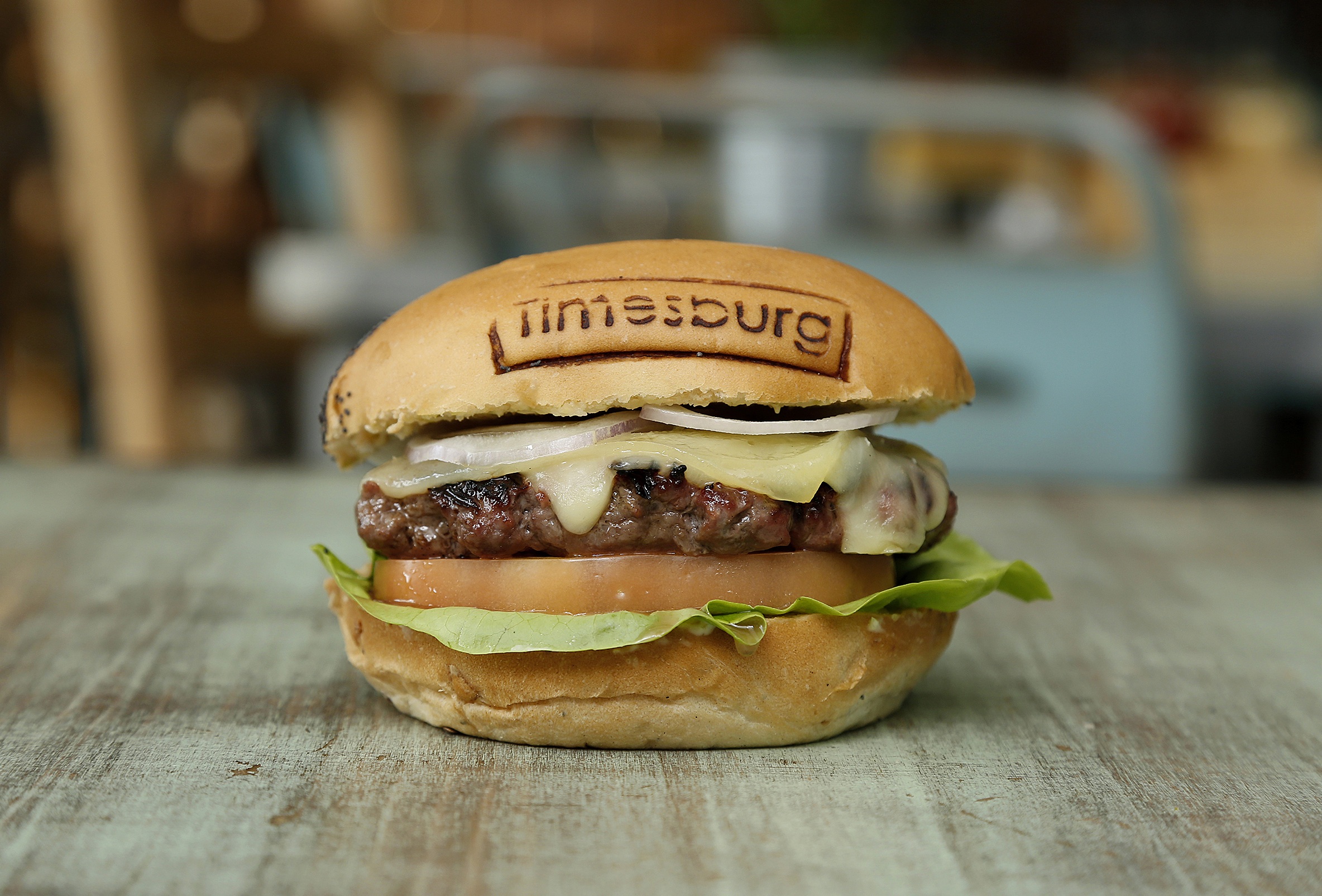 imagen 2 de Prepárate para celebrar el día internacional de la hamburguesa con queso.