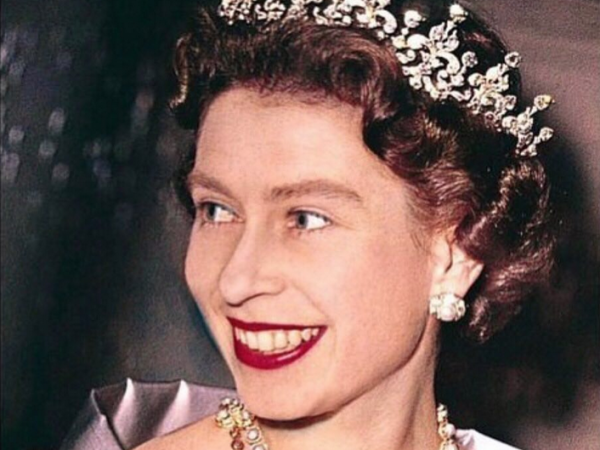 ¿Quién complementaba a la reina Isabel II?