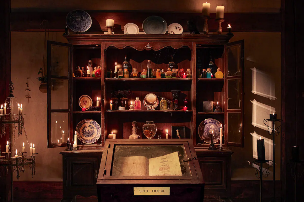 imagen 5 de The Hocus Pocus Cottage: Airbnb nos invita a alojarnos en la casa de las brujas de Salem.