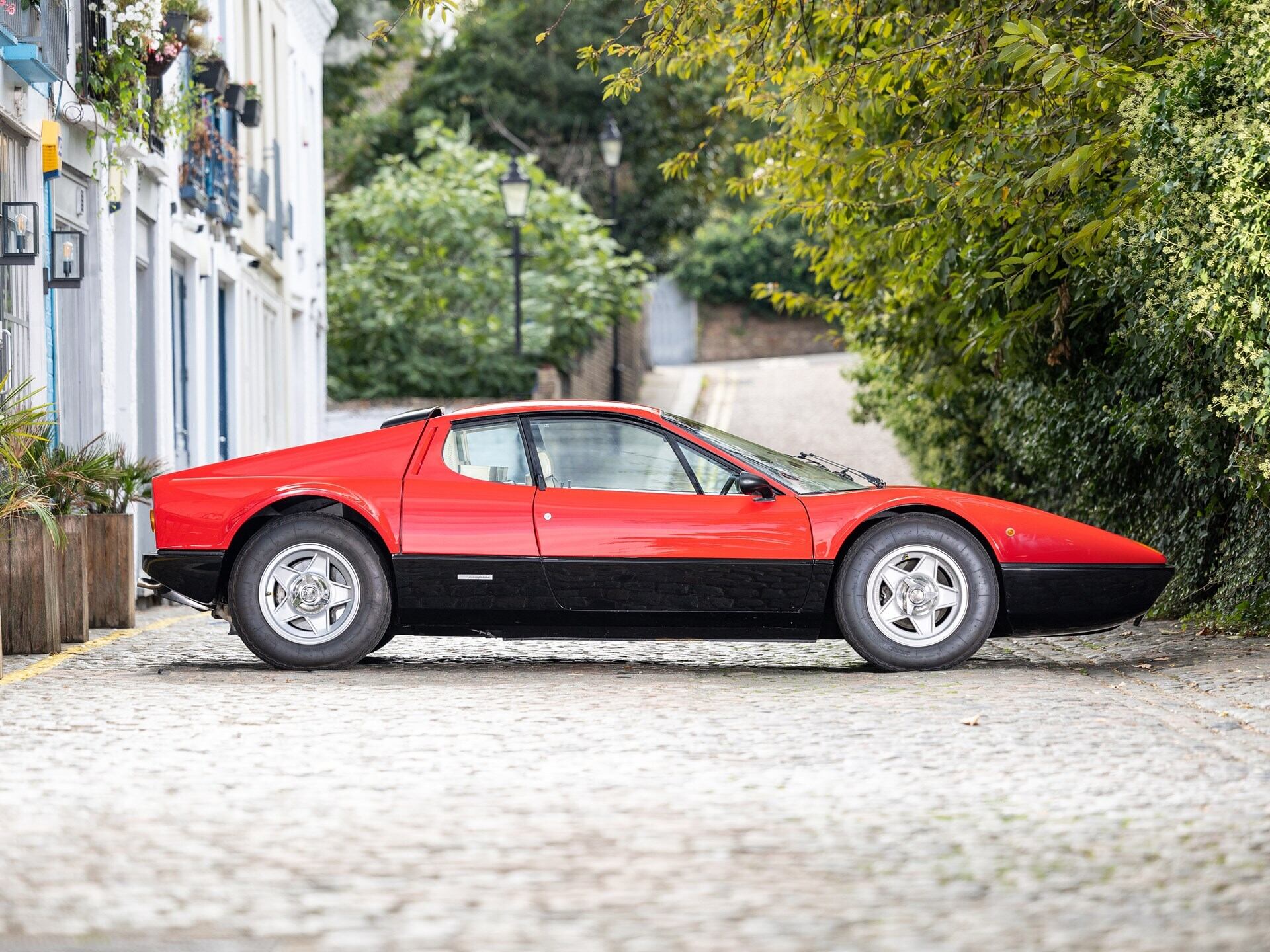 imagen 3 de 1974 Ferrari 365 GT4 BB, todo un clásico a subasta.