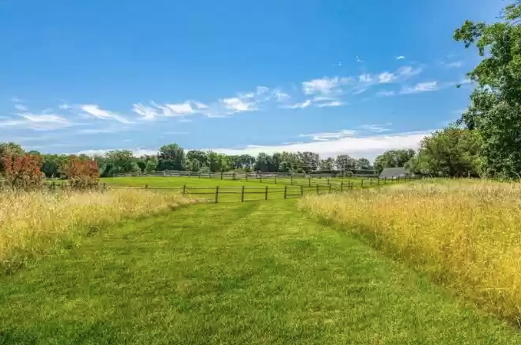 imagen 1 de Alec Baldwin vende su espectacular casa de campo en los Hamptons.