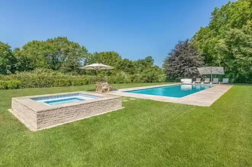 imagen 7 de Alec Baldwin vende su espectacular casa de campo en los Hamptons.