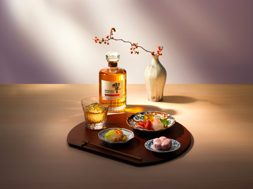 imagen 2 de Hibiki Blossom Harmony, el nuevo whisky en edición limitada de House of Suntory.