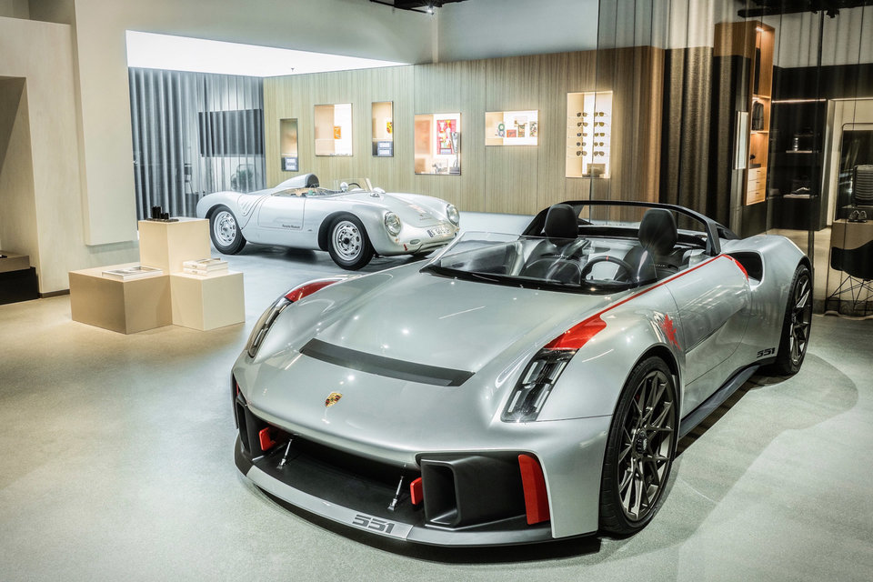 imagen 2 de La nueva tienda Porsche en Stuttgart es única en el mundo.