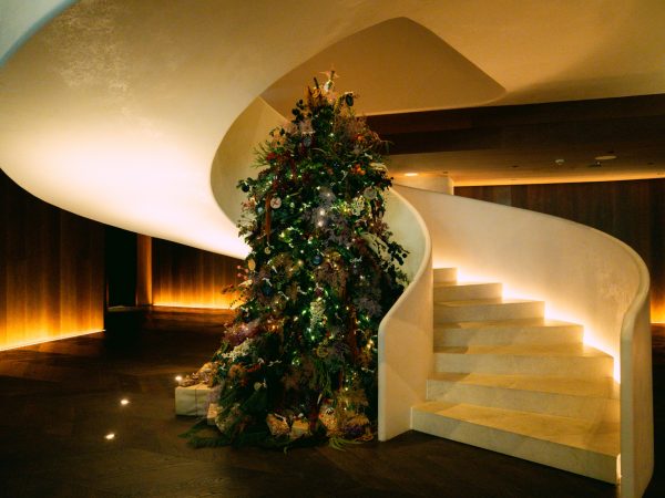 Así es el árbol de Navidad del hotel The Edition Madrid.
