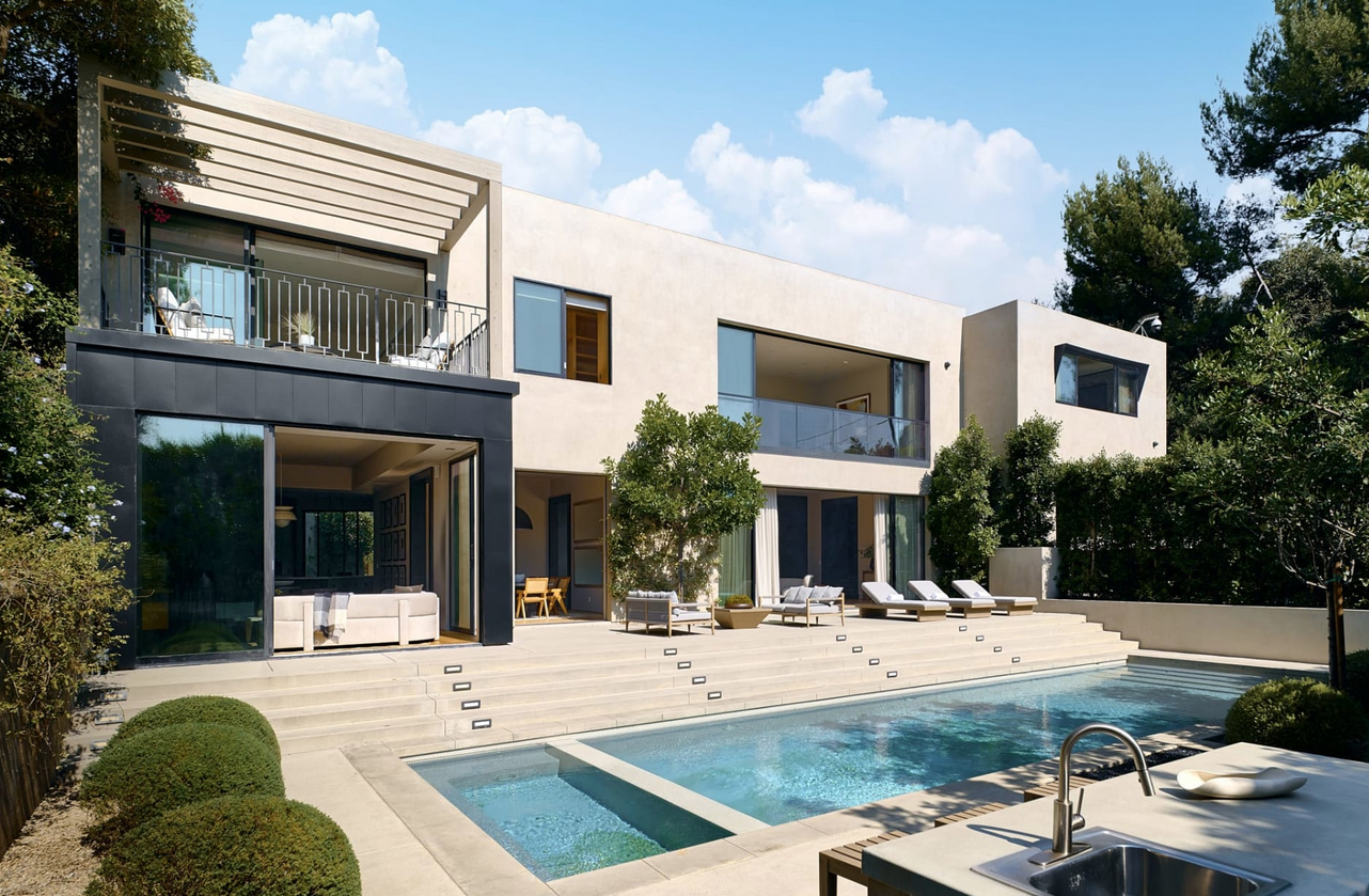 imagen 3 de Esta es la espectacular casa que Kylie Jenner y Travis Scott venden en Beverly Hills.