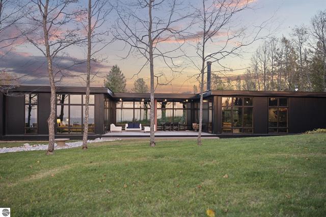 imagen 7 de Evenfall House, un refugio de lujo en el lago Michigan.