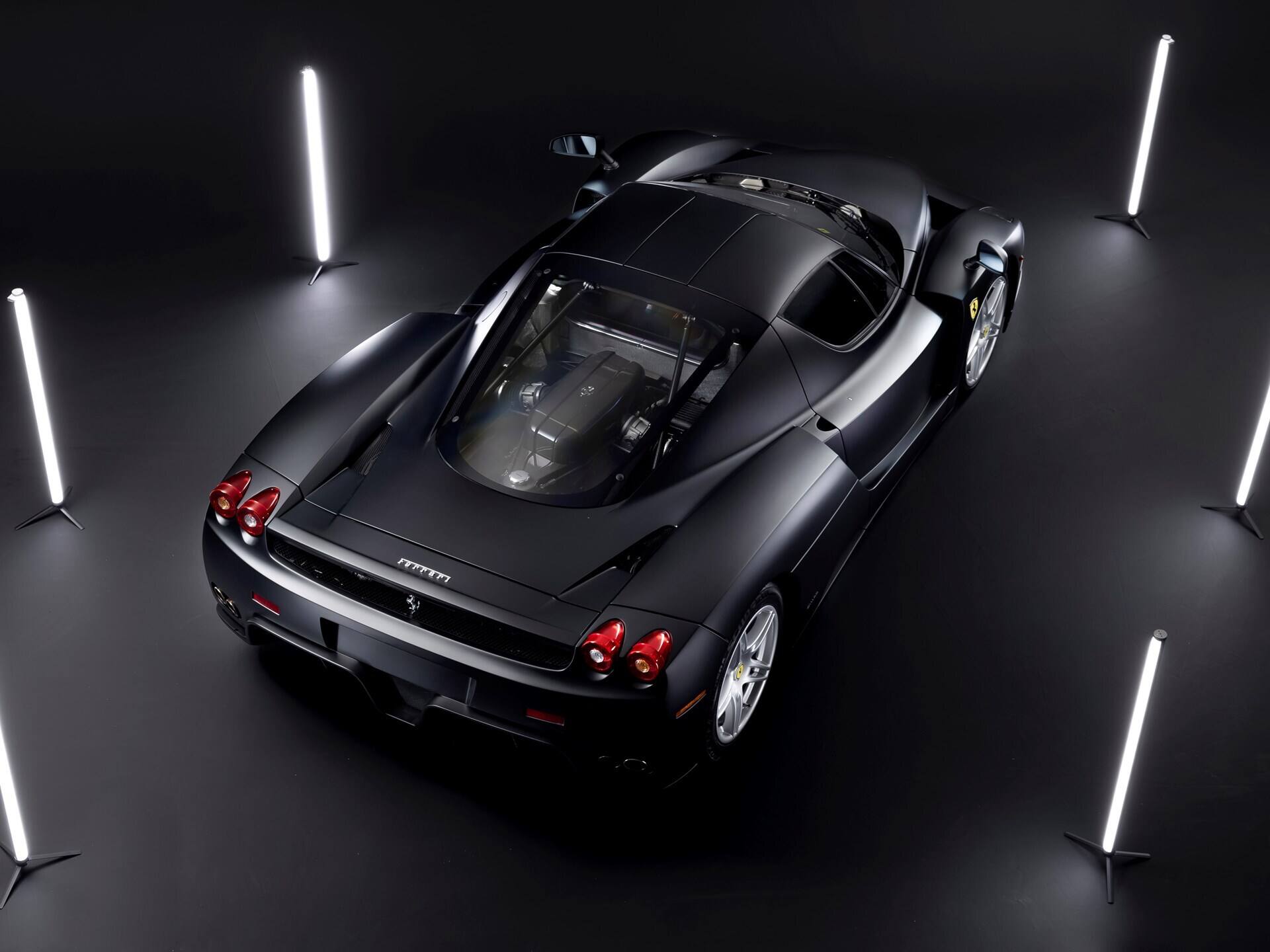imagen 12 de Sale a subasta un Ferrari Enzo negro mate único excepcional.