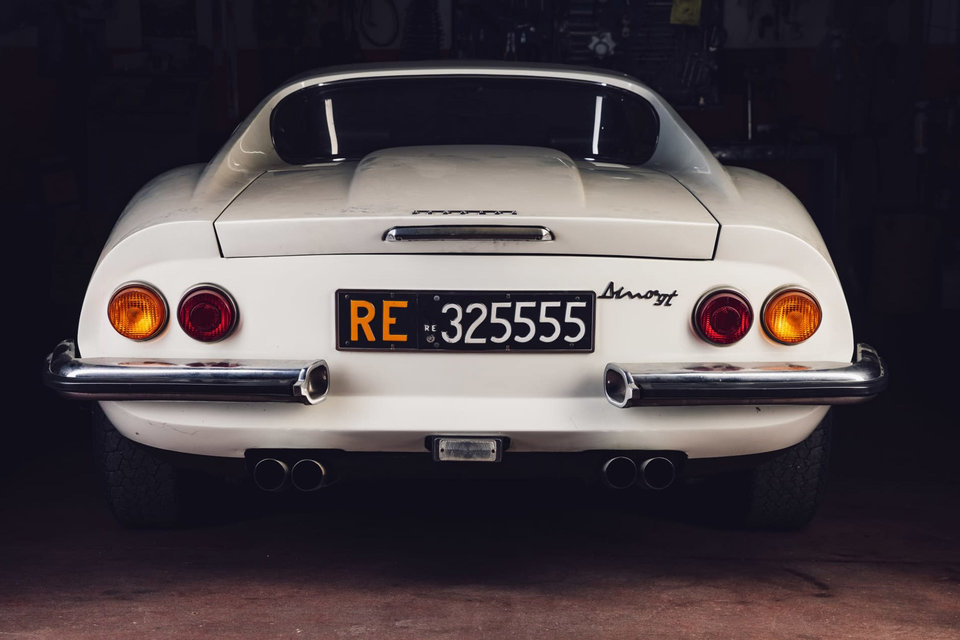 imagen 3 de A subasta un Ferrari que estuvo 40 años abandonado en un garaje.