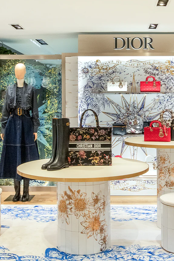 imagen 6 de Así de espectaculares lucen las boutiques Dior en Navidad.