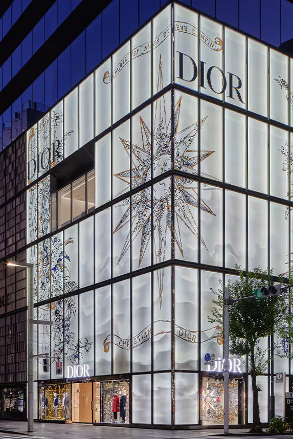 imagen 15 de Así de espectaculares lucen las boutiques Dior en Navidad.