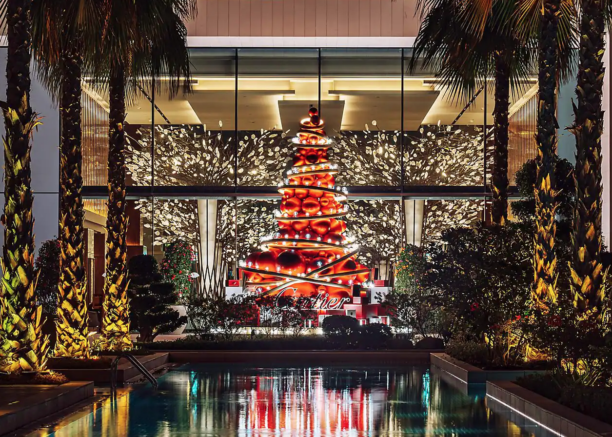 imagen 7 de La Navidad del Hotel Mandarin Oriental Jumeira se celebra junto un árbol de Cartier.