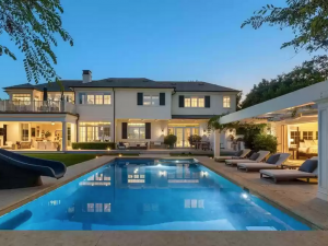 Algunas casas famosas por quienes vivieron en ellas (en venta en 2022).