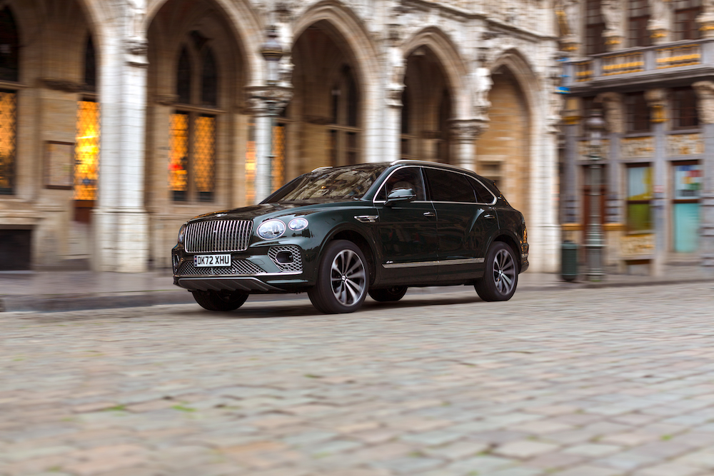 imagen 2 de Bentley presenta en el Salón del Automóvil de Bruselas la primera edición del Bentayga EWB Azure.