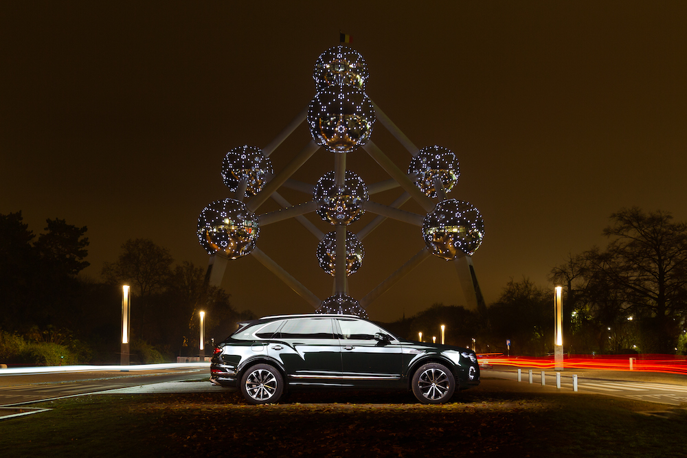 imagen 7 de Bentley presenta en el Salón del Automóvil de Bruselas la primera edición del Bentayga EWB Azure.