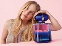 I did it My Way Parfum, canta Armani.