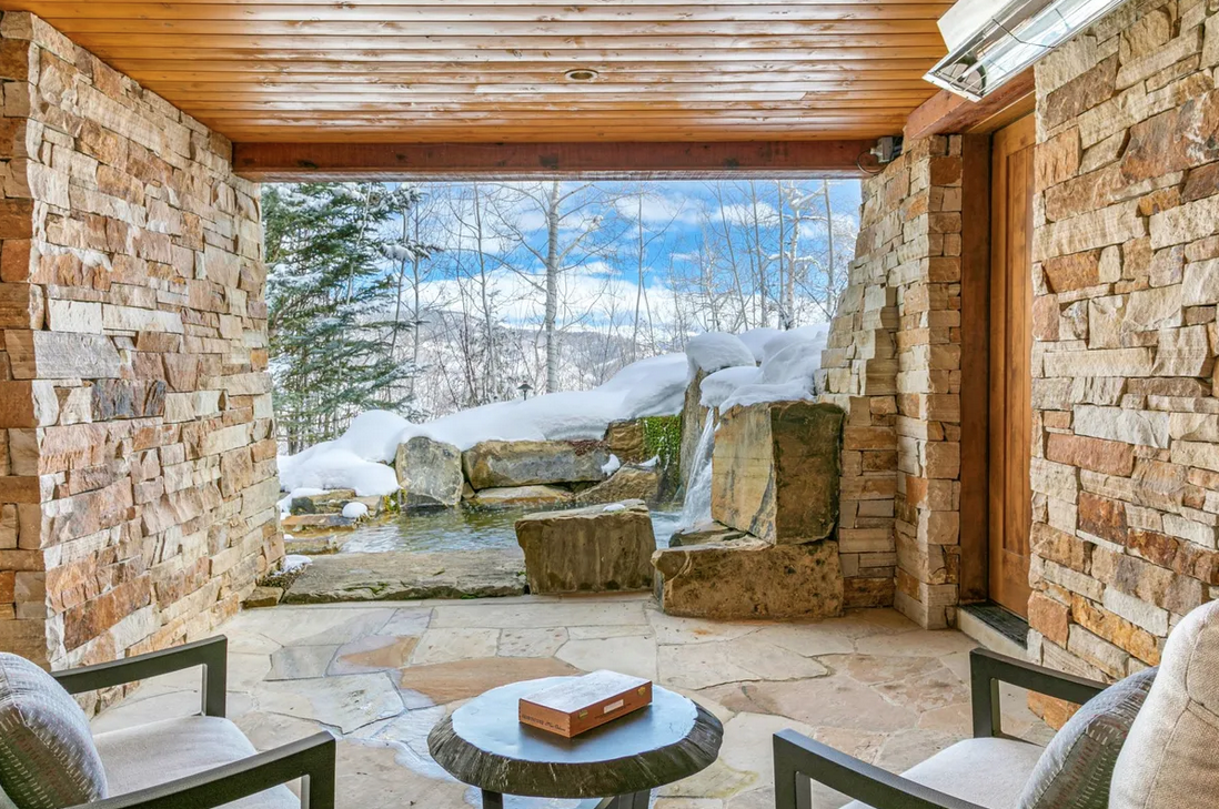 imagen 10 de Daybreak Ridge: la casa con la que sueñan los amantes de la nieve cuesta 22 millones de dólares.
