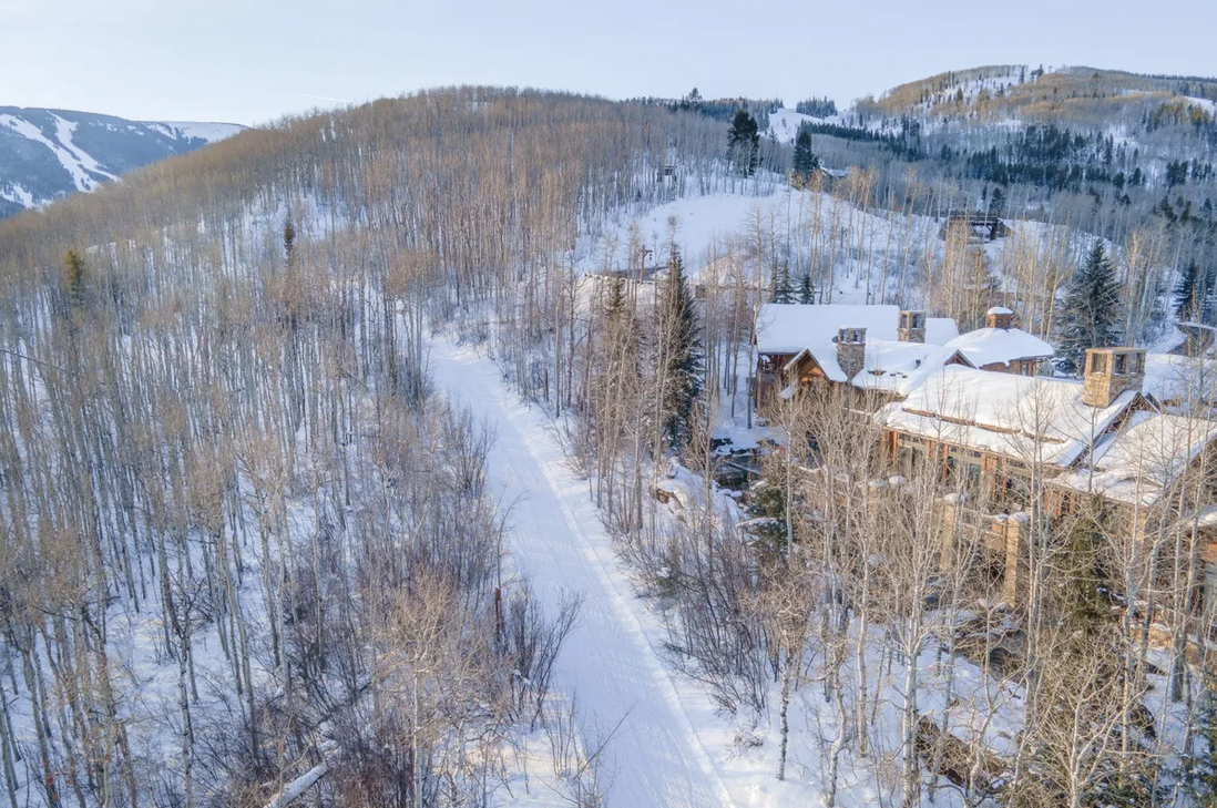imagen 2 de Daybreak Ridge: la casa con la que sueñan los amantes de la nieve cuesta 22 millones de dólares.