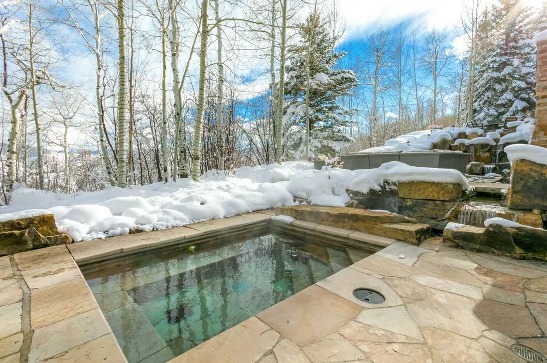 imagen 9 de Daybreak Ridge: la casa con la que sueñan los amantes de la nieve cuesta 22 millones de dólares.