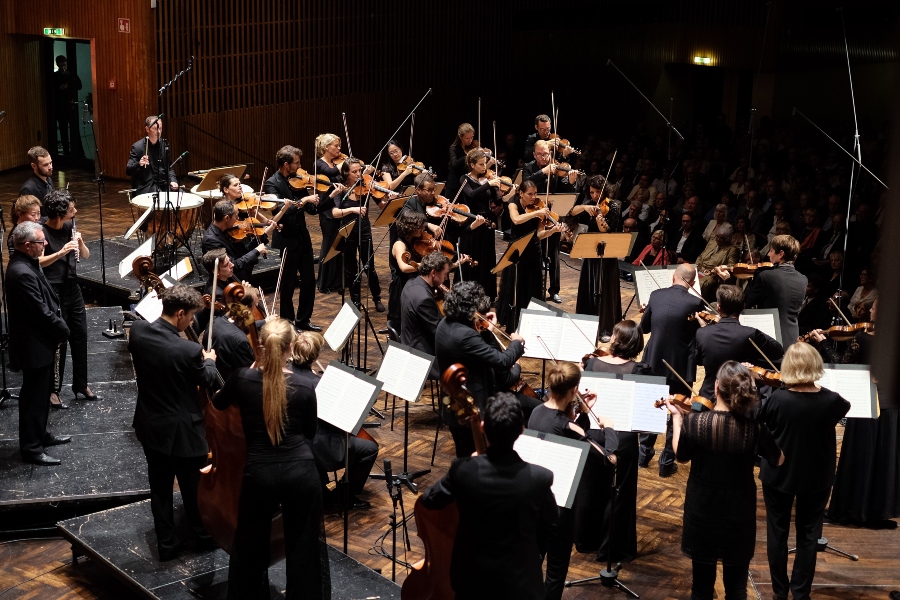 imagen 2 de Mahler Chamber Orchestra celebra su 25 aniversario junto a Mitsuko Uchida y Pablo Heras-Casado