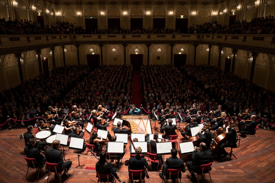 imagen 4 de Mahler Chamber Orchestra celebra su 25 aniversario junto a Mitsuko Uchida y Pablo Heras-Casado