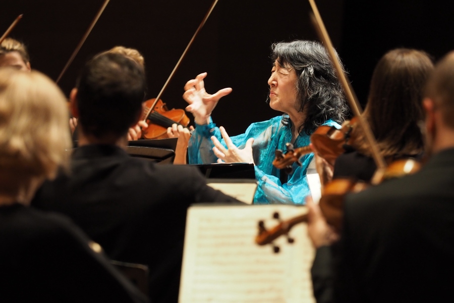 imagen 1 de Mahler Chamber Orchestra celebra su 25 aniversario junto a Mitsuko Uchida y Pablo Heras-Casado