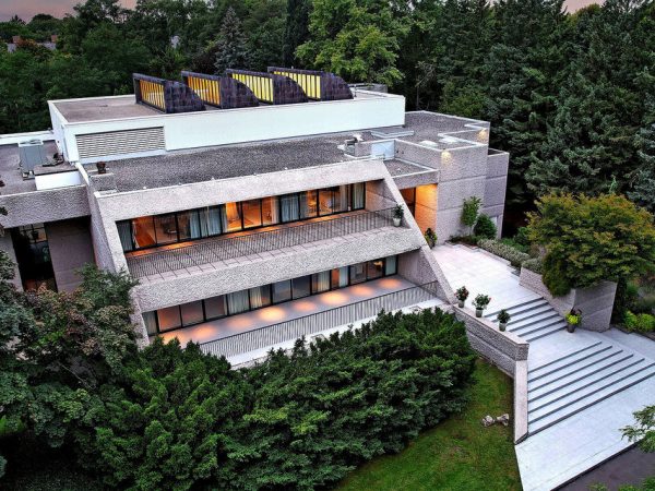 Sotheby’s vende una imponente casa modernista en Canadá diseñada por el arquitecto John C. Parkin.