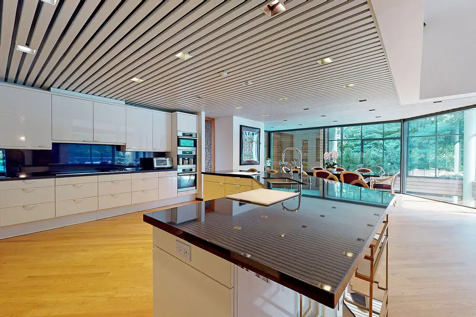 imagen 3 de Sotheby’s vende una imponente casa modernista en Canadá diseñada por el arquitecto John C. Parkin.