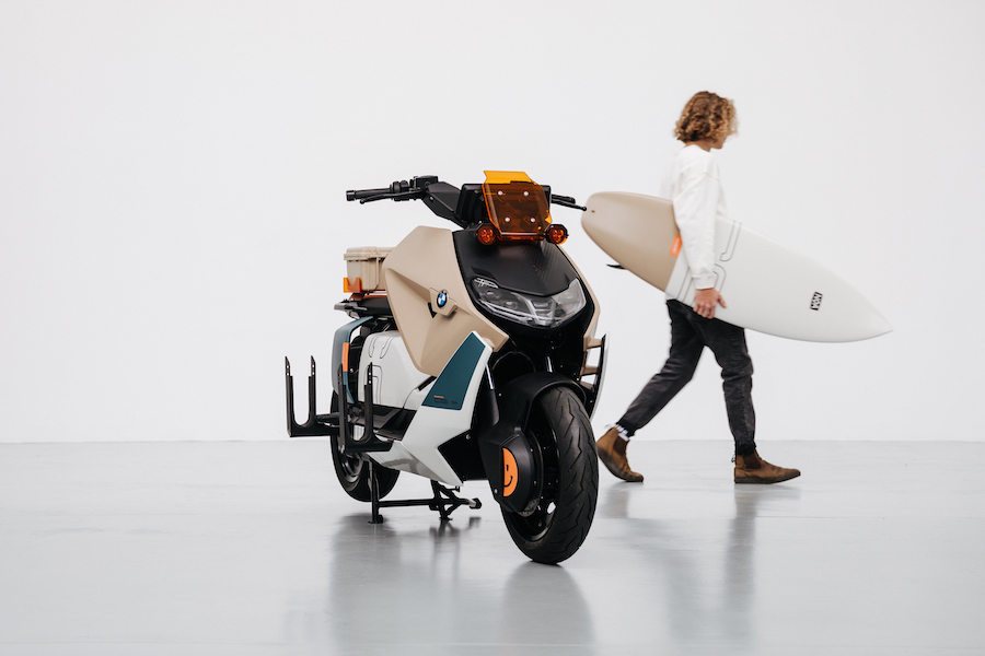 imagen 2 de BMW CE 04 Vagabund Moto Concept, una moto para surfers.
