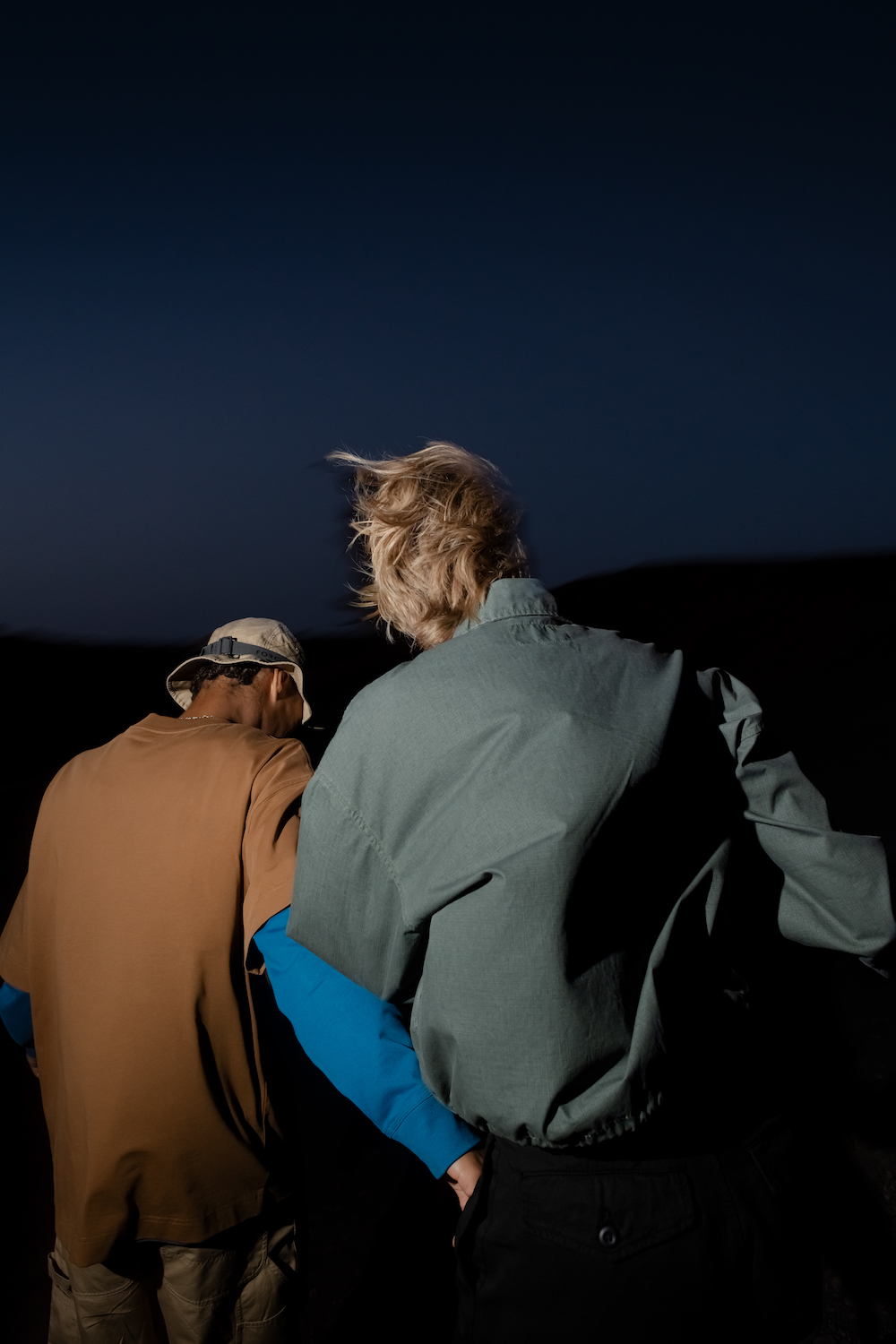 imagen 5 de Carhartt presenta su colección más viajera y senderista en las faldas del monte Etna.