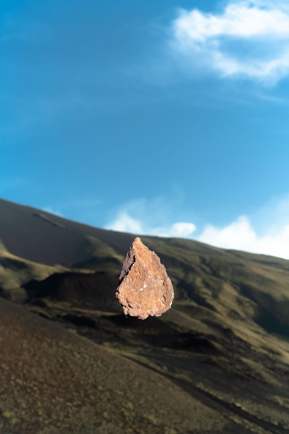 imagen 19 de Carhartt presenta su colección más viajera y senderista en las faldas del monte Etna.